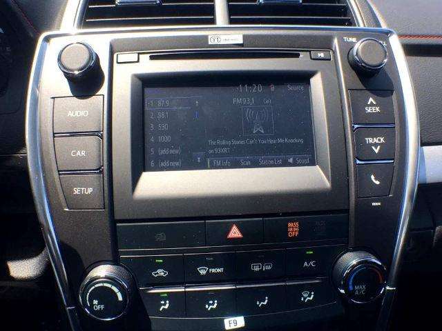 2017 Toyota Camry SE 4dr Sedan